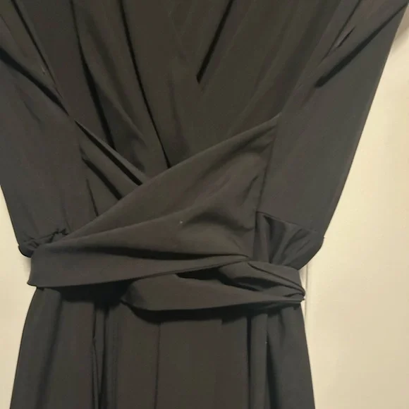 Elegant Black Maxi Dress - Picture 3 of 3